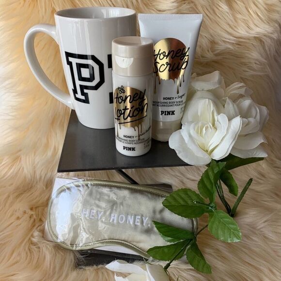 Pink By Victoria’s Secret Mug Set - Picture 1 of 16